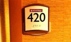 国外的酒店没有420房间 这究竟是什么原因