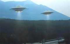 美国被曝UFO坠落，3米外星生物在后院出没