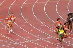 女子4x100米接力世界纪录：40秒82（美国队